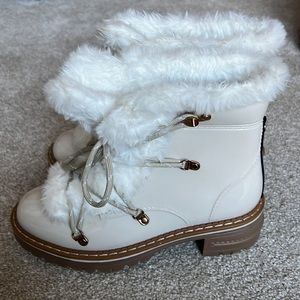 Tommy hilfiger cream winter boots